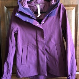 Lululemon winter coat VEUC.  Size 4.